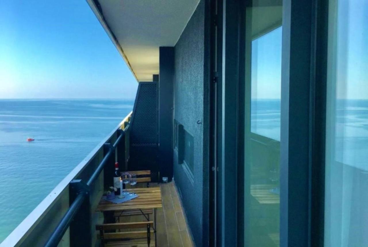 Batumi Luxury Resort & Sea View Aparthotel Buitenkant foto
