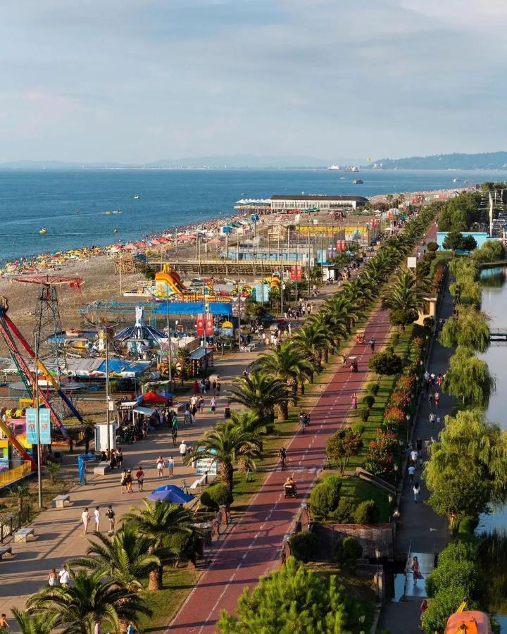 Batumi Luxury Resort & Sea View Aparthotel Buitenkant foto